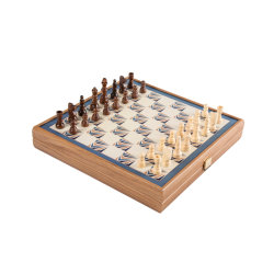 Набор игр (шахматы, нарды, лудо, змейка), коричневый